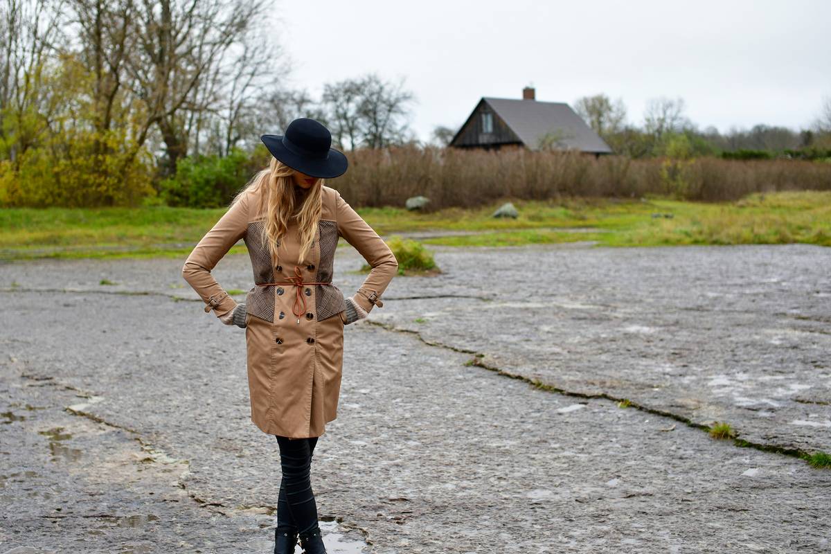 Multi-Pocket Rain Jackets: 7 Proven Ways to Avoid a Soggy Travel Disaster